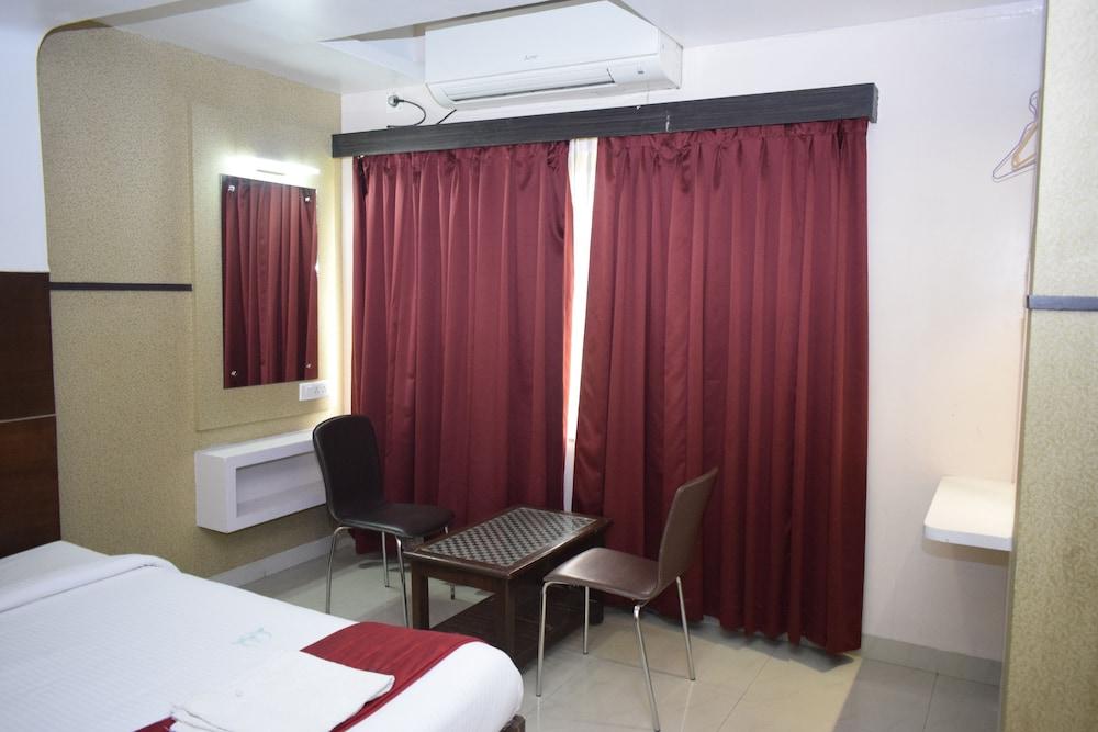 Hotel Sumith Palace Puducherry Eksteriør billede