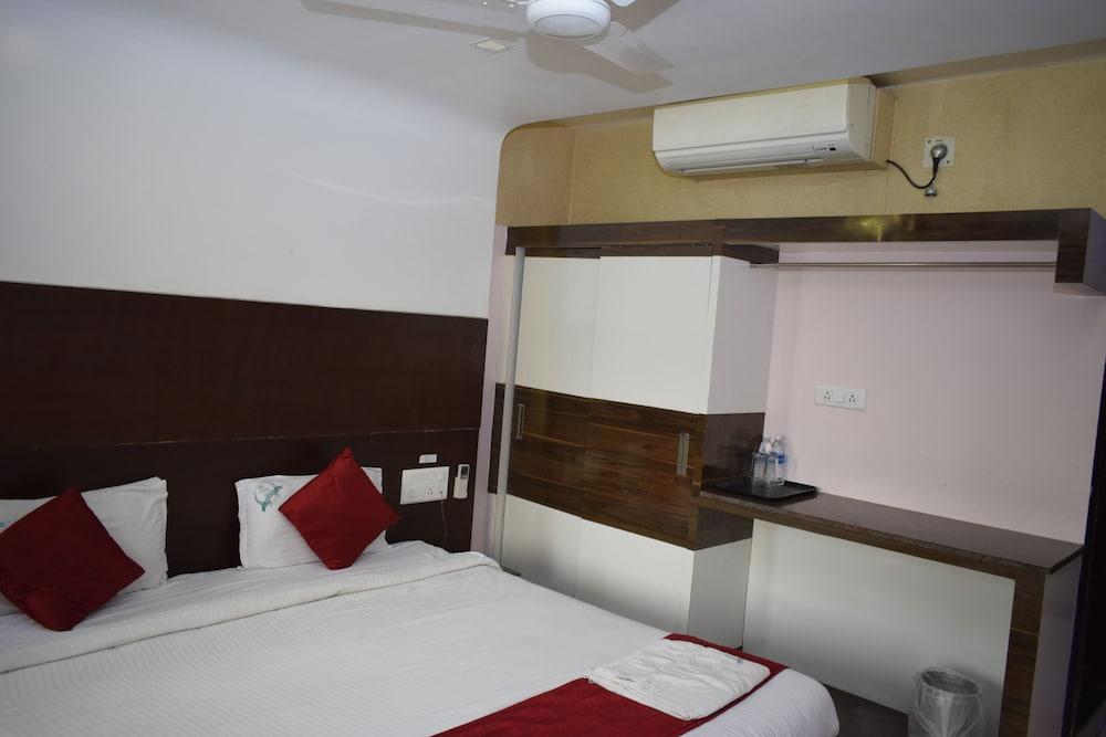Hotel Sumith Palace Puducherry Eksteriør billede