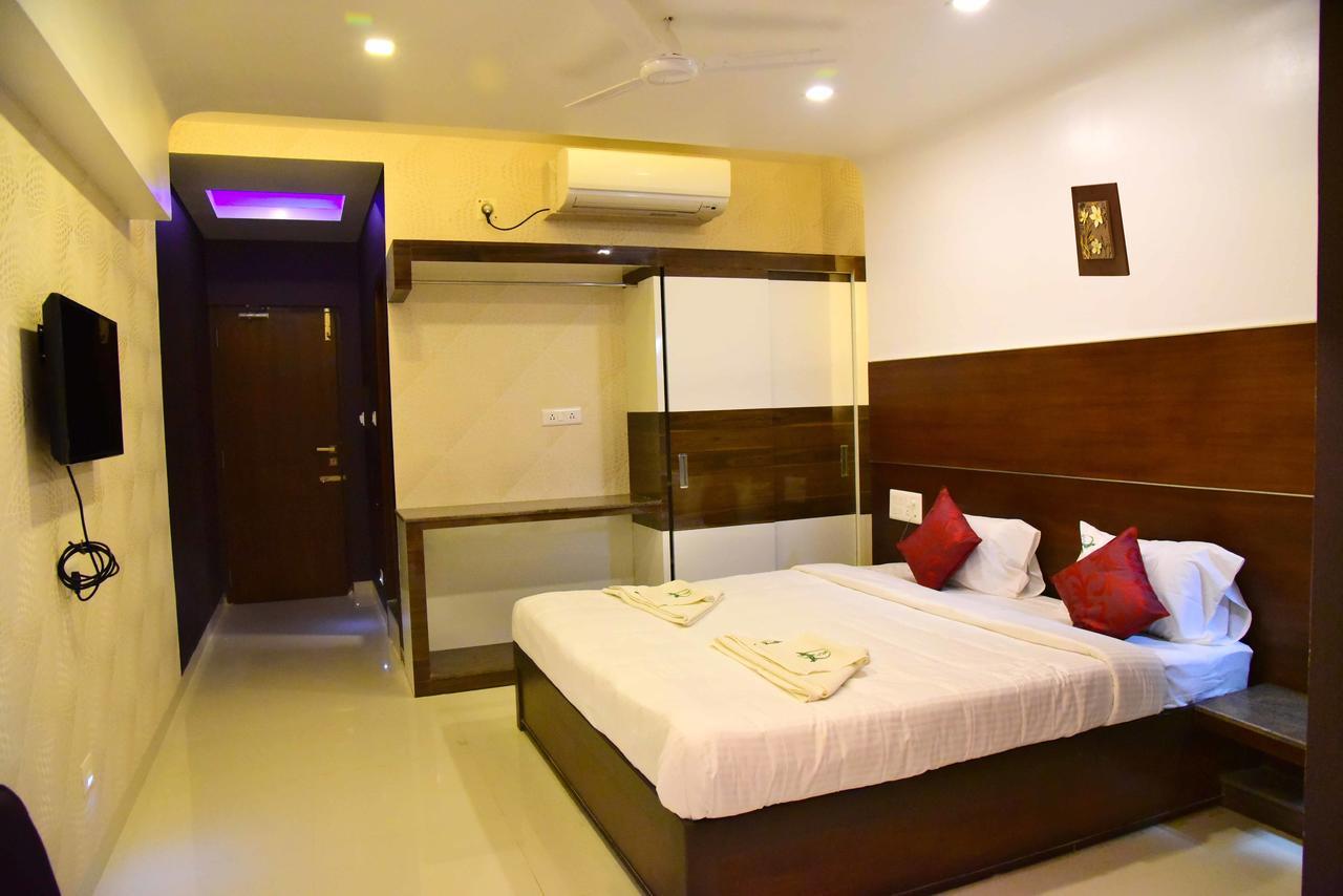 Hotel Sumith Palace Puducherry Eksteriør billede