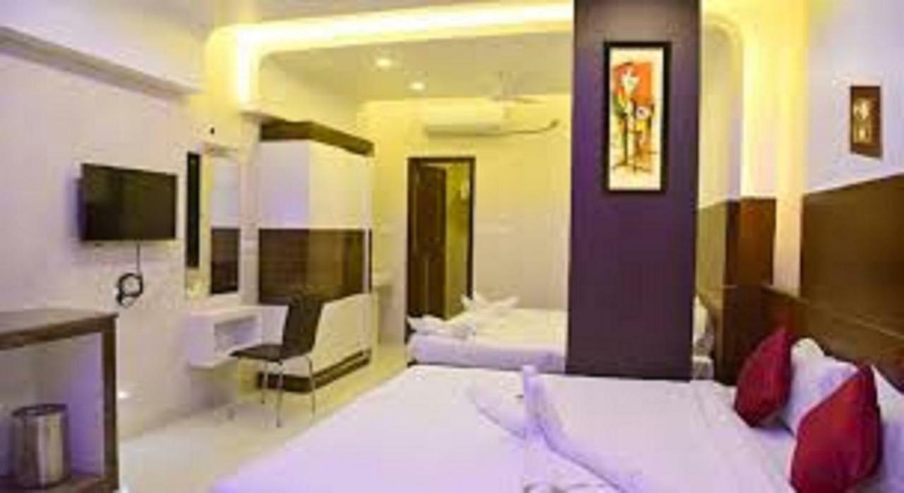 Hotel Sumith Palace Puducherry Eksteriør billede